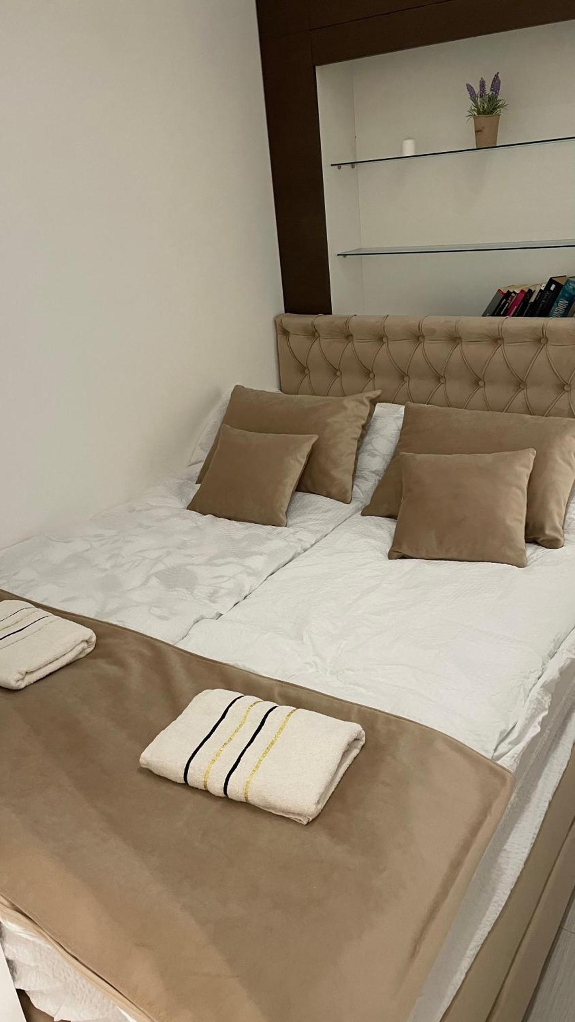 Tim Apartment Sarajevo With Private Parking Luaran gambar