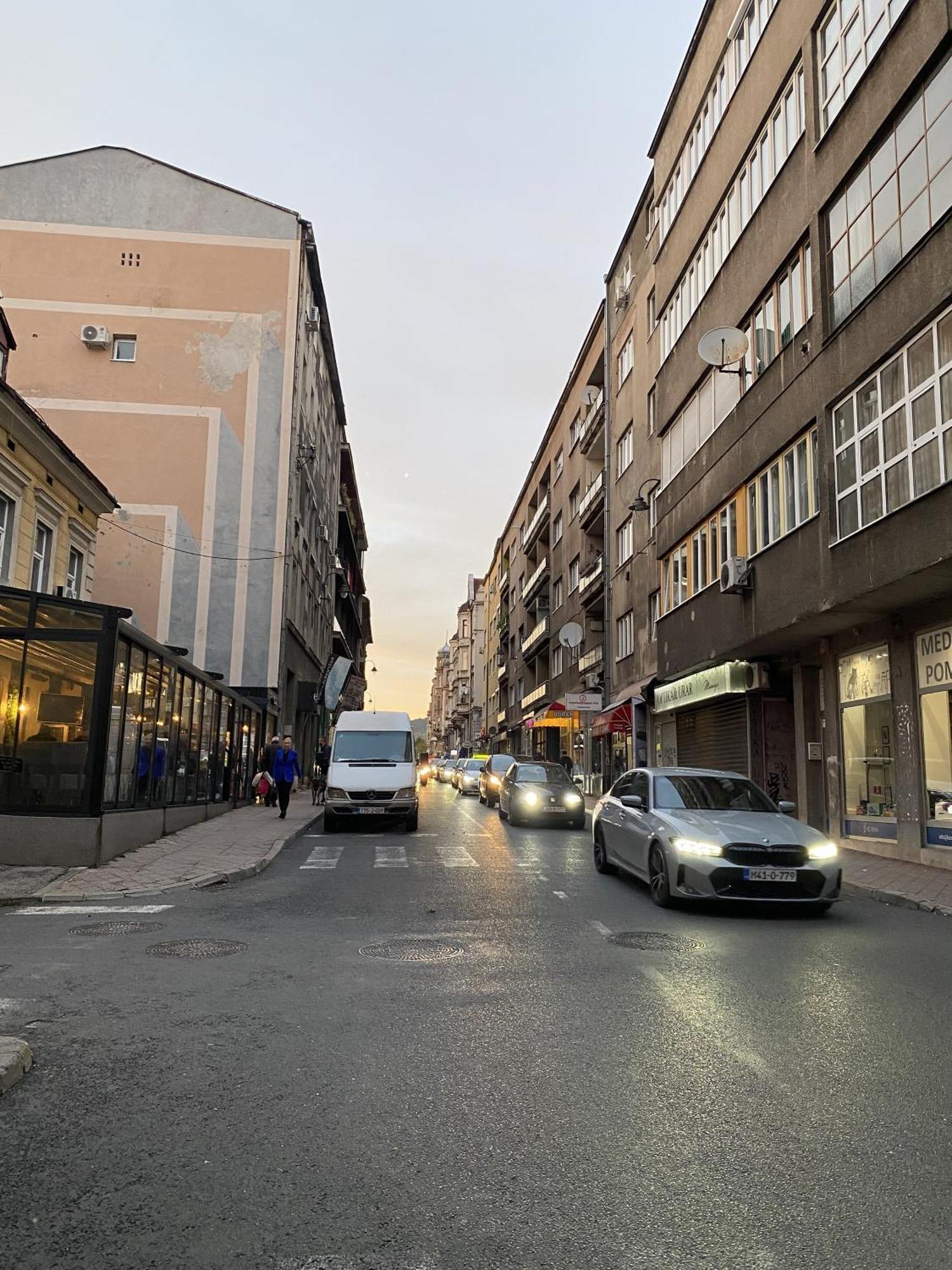 Tim Apartment Sarajevo With Private Parking Luaran gambar